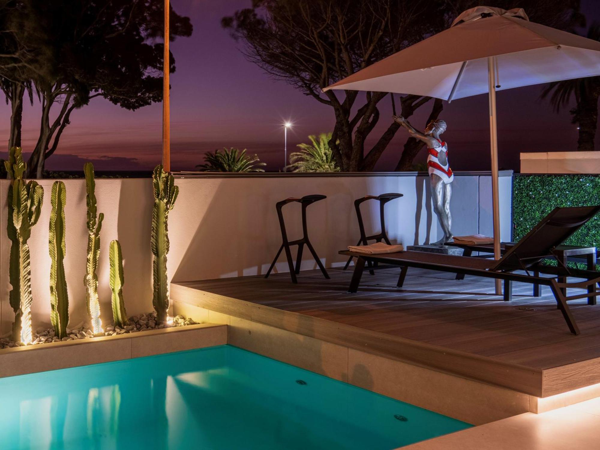 South Beach Camps Bay Boutique Hotel Kapské Město Exteriér fotografie The pool at the hotel