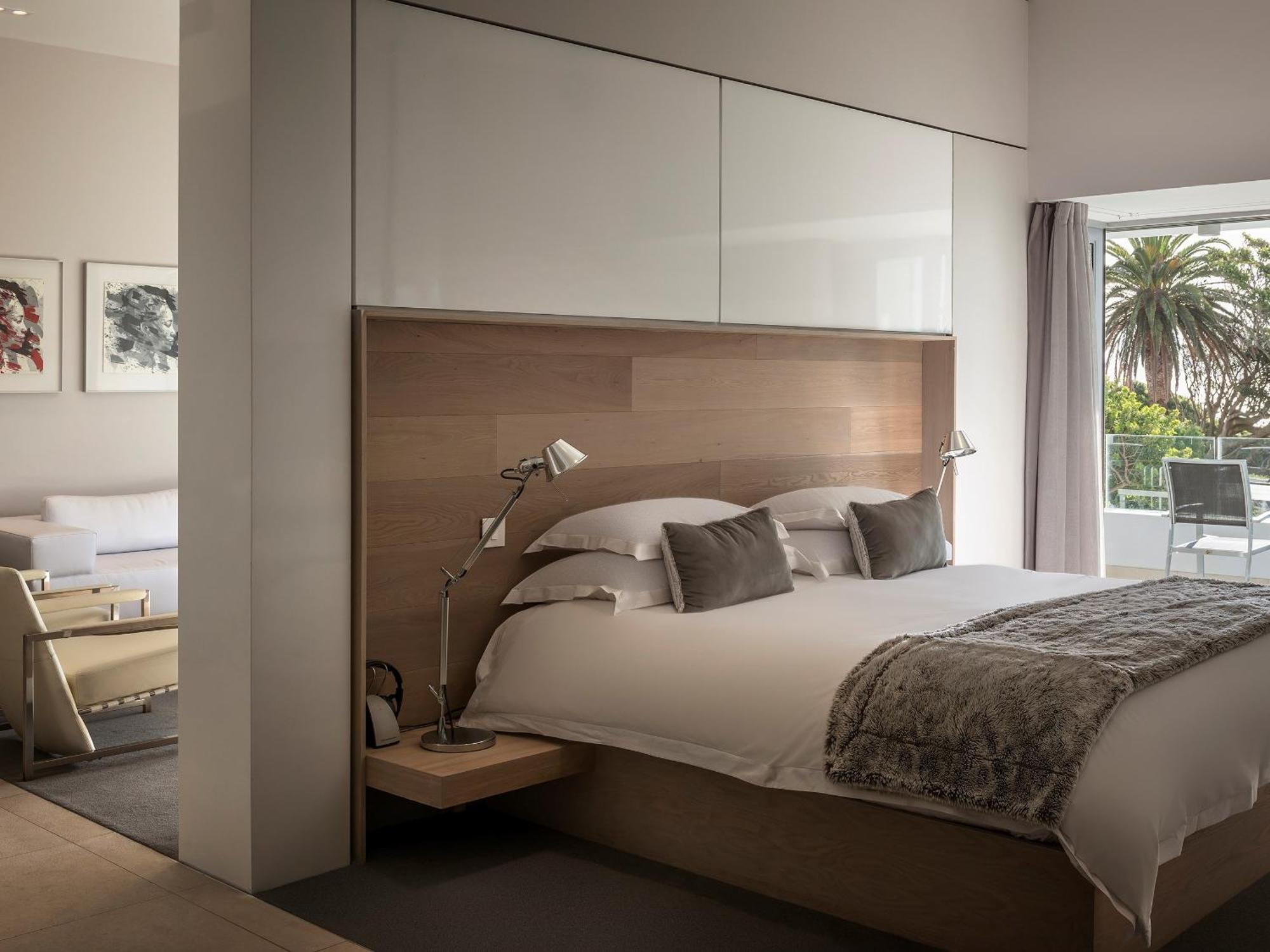 South Beach Camps Bay Boutique Hotel Kapské Město Pokoj fotografie A bedroom at the Cape Town Marriott Hotel